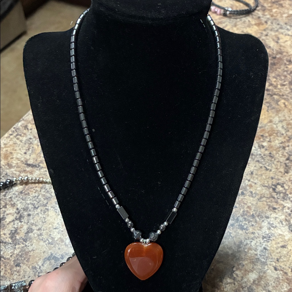Chic Heart Pendant Necklace With Black Beads